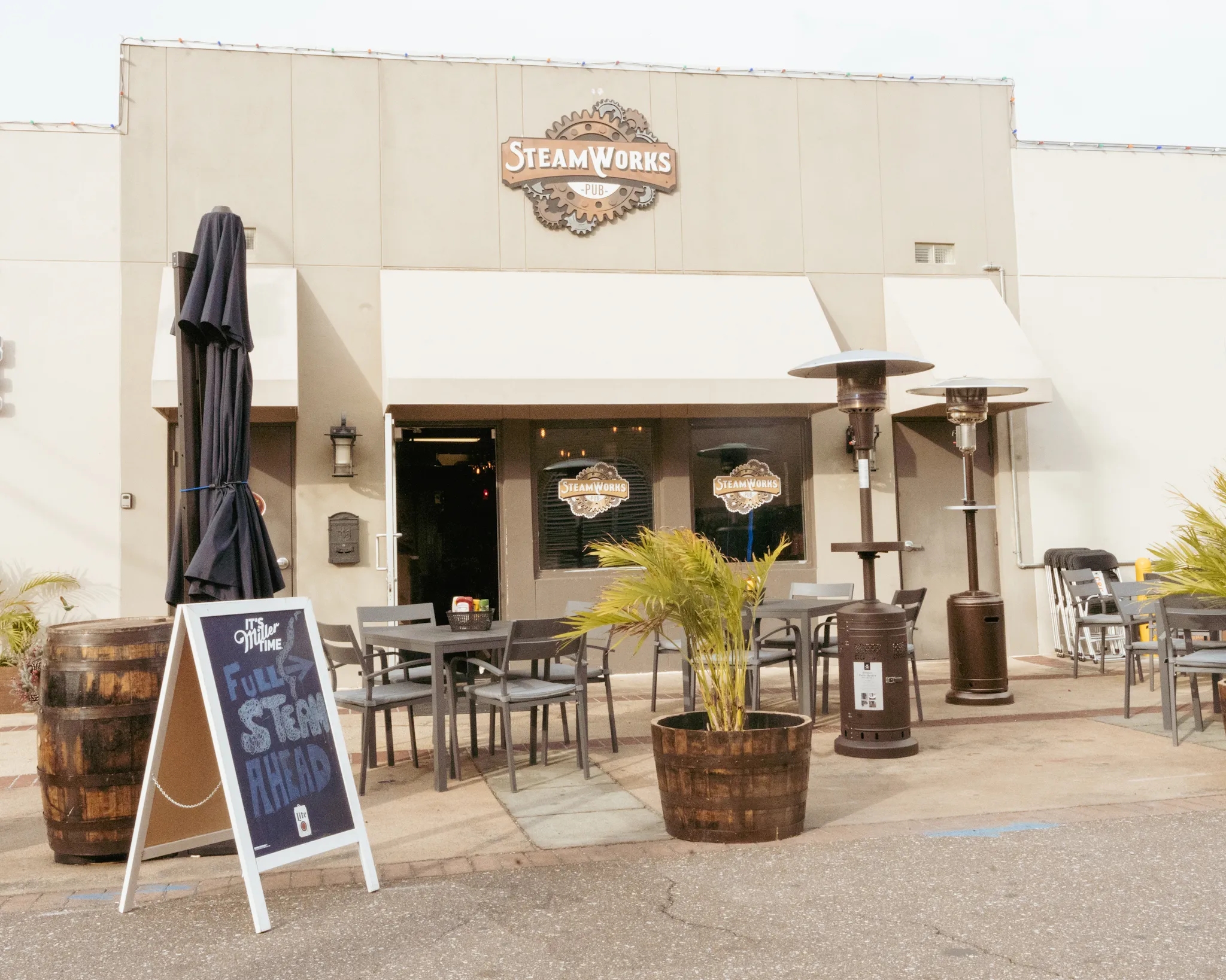 Restaurant's Entrance